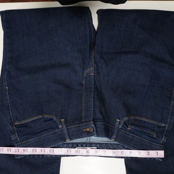 Levis 525 Jeans - Picture 4 of 11